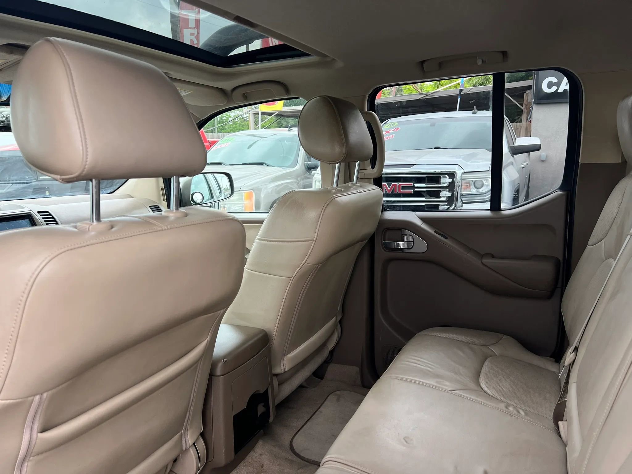 Used 2006 Nissan Frontier LE w/ (X01) Leather Pkg RWD image 9
