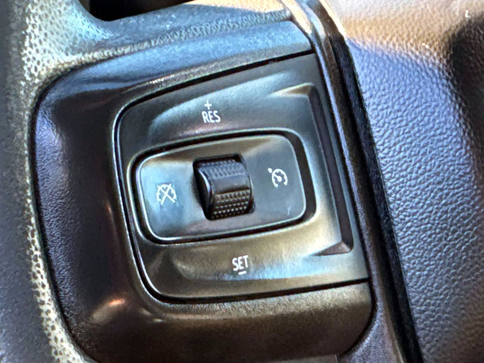 Certified 2022 GMC Sierra 3500 Pro w/ Convenience Package image 14