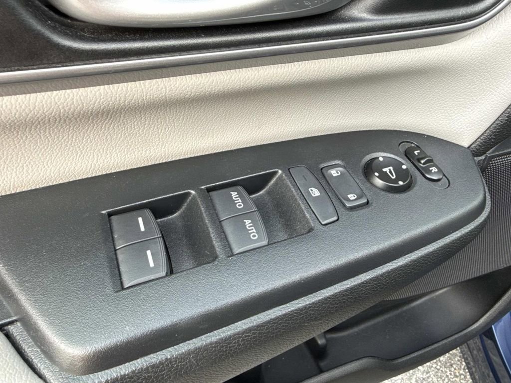 Used 2017 Honda CR-V EX-L image 23