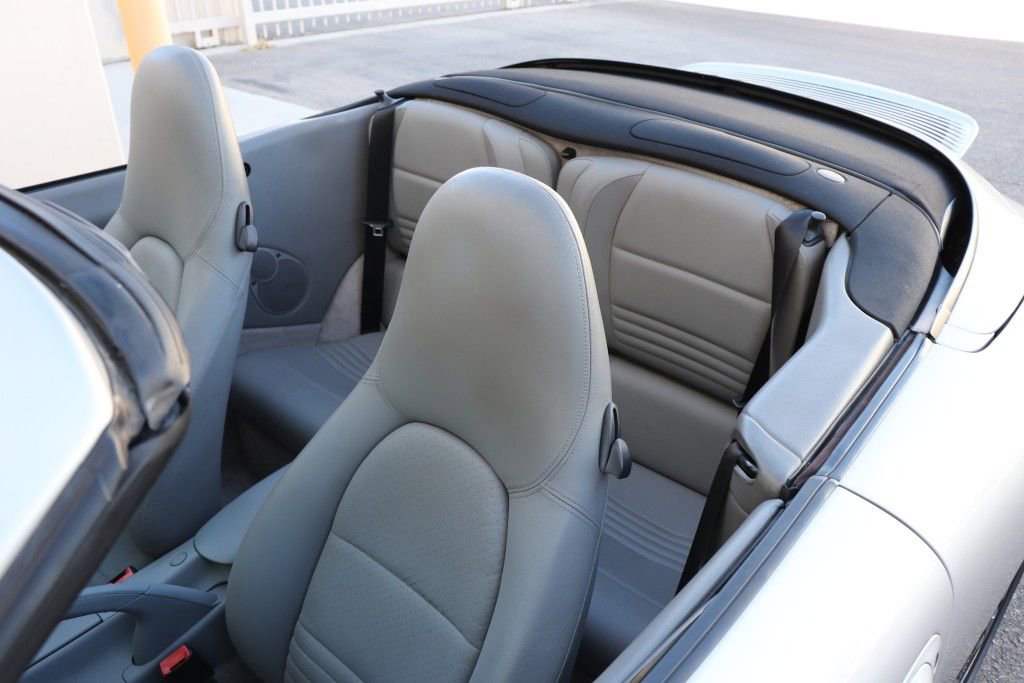 Used 2000 Porsche 911 Cabriolet image 16