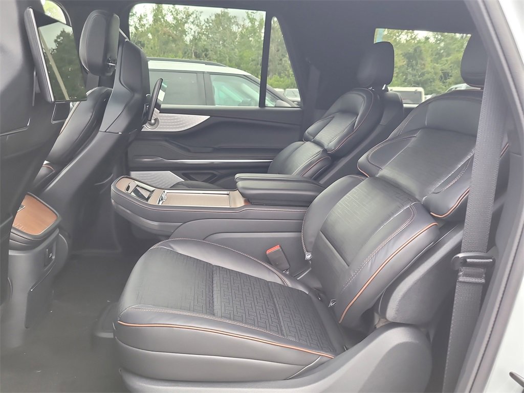 New 2025 Lincoln Navigator L Black Label image 13