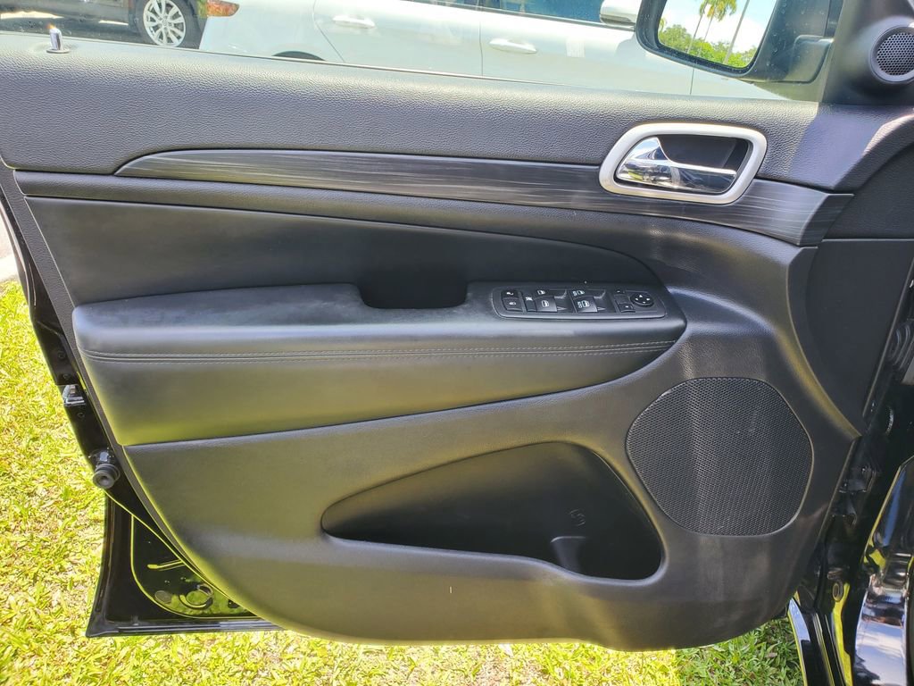 Used 2020 Jeep Grand Cherokee Altitude image 14