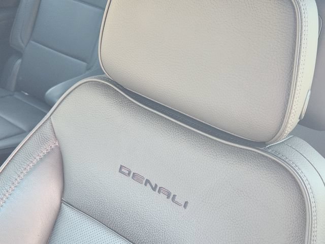 Used 2021 GMC Yukon Denali AWD/4WD image 15