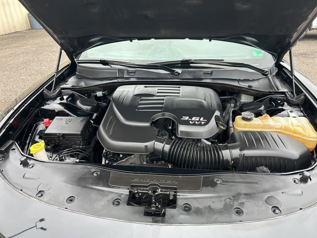 Used 2019 Dodge Charger SXT w/ Leather Interior Group image 11