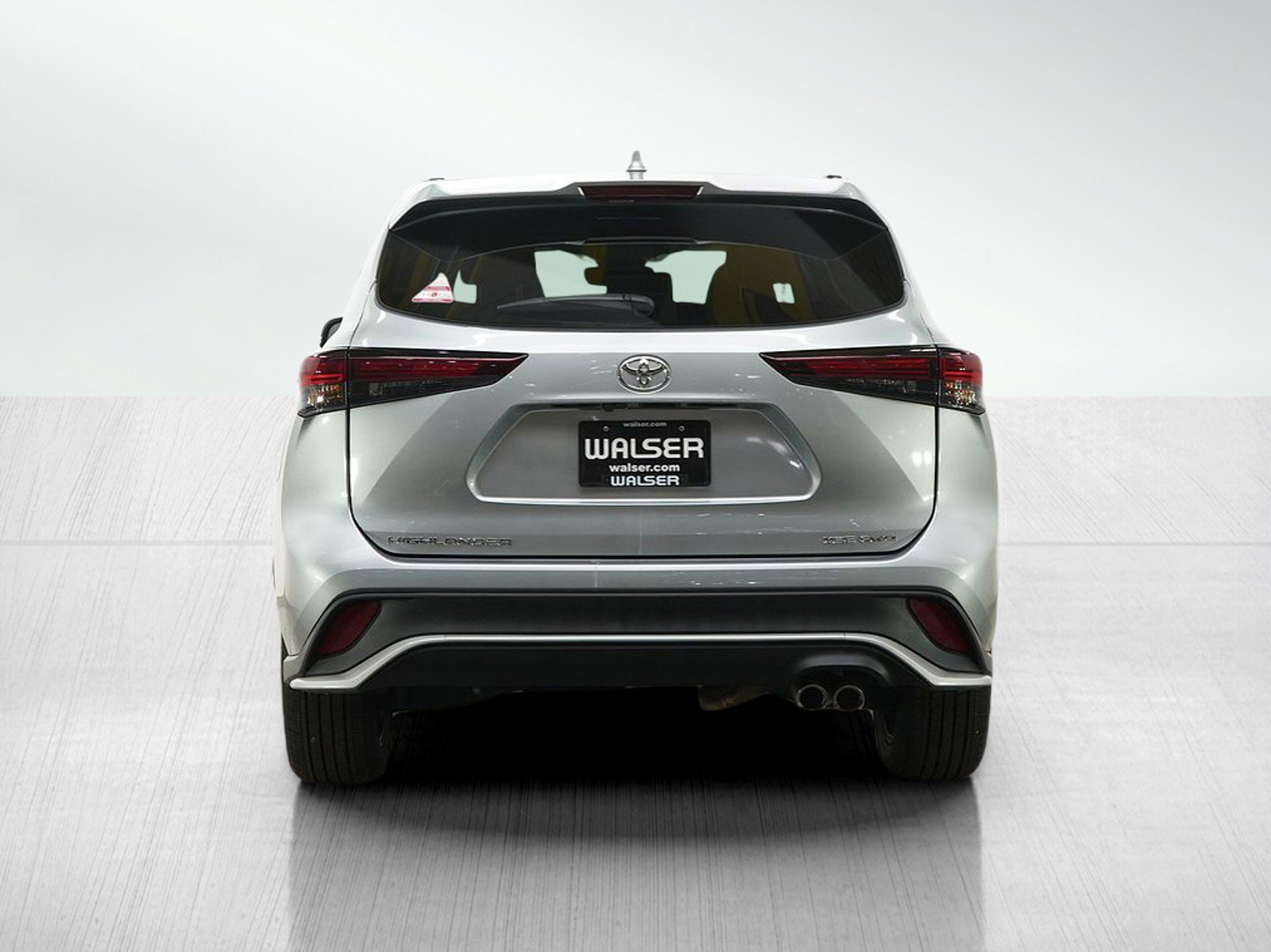 Used 2025 Toyota Highlander XSE AWD/4WD image 4