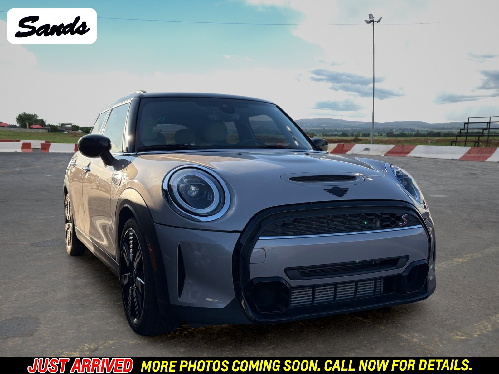Used 2022 MINI Cooper S FWD image 1