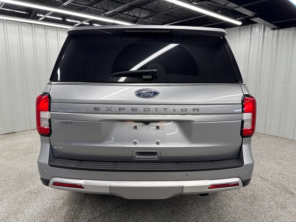 Used 2024 Ford Expedition XLT RWD image 5