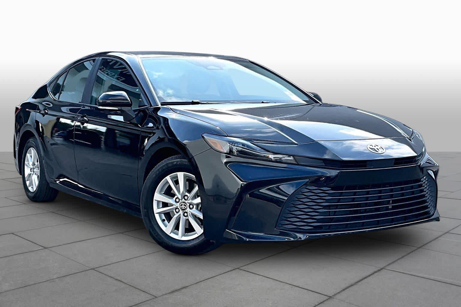 Used 2026 Toyota Camry LE FWD image 3