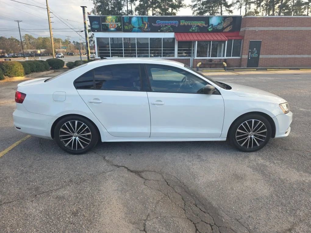 Used 2015 Volkswagen Jetta Sport FWD image 7