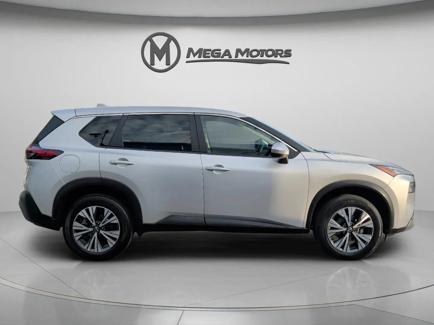 Used 2023 Nissan Rogue SV AWD/4WD image 9