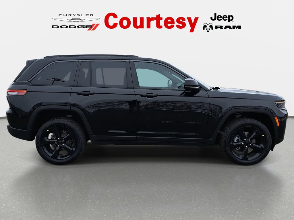 New 2026 Jeep Grand Cherokee Limited w/ Limited Altitude Package AWD/4WD image 2