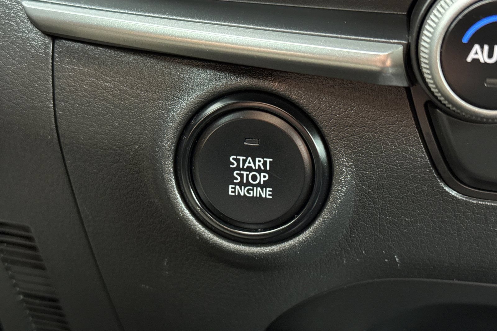 Used 2024 MAZDA MAZDA3 s FWD image 23