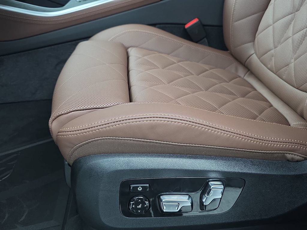 New 2026 BMW X5 xDrive50e w/ M Sport Package AWD/4WD image 28