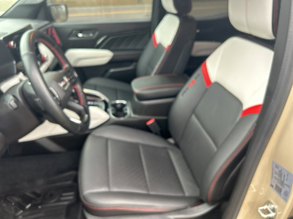 Used 2023 GMC Canyon AT4X image 17