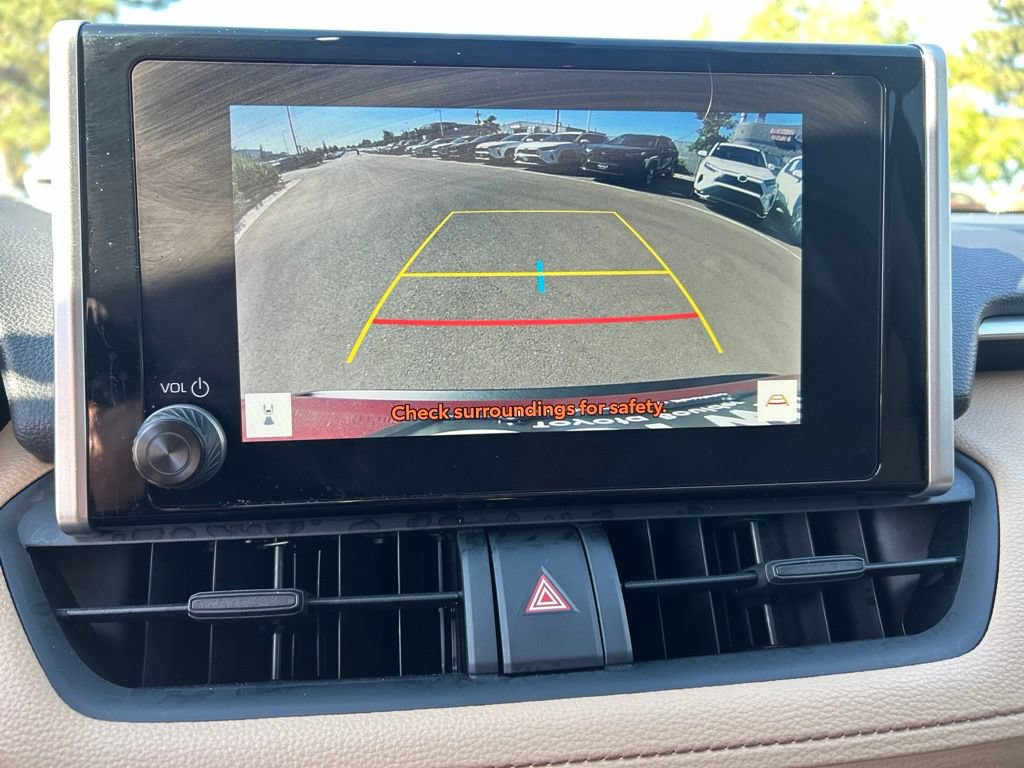 Used 2025 Toyota RAV4 LE AWD/4WD image 31