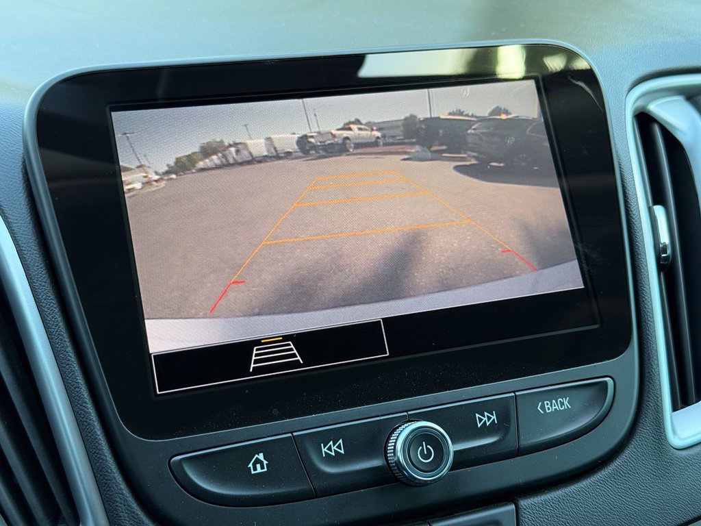 Used 2022 Chevrolet Malibu LS FWD image 2