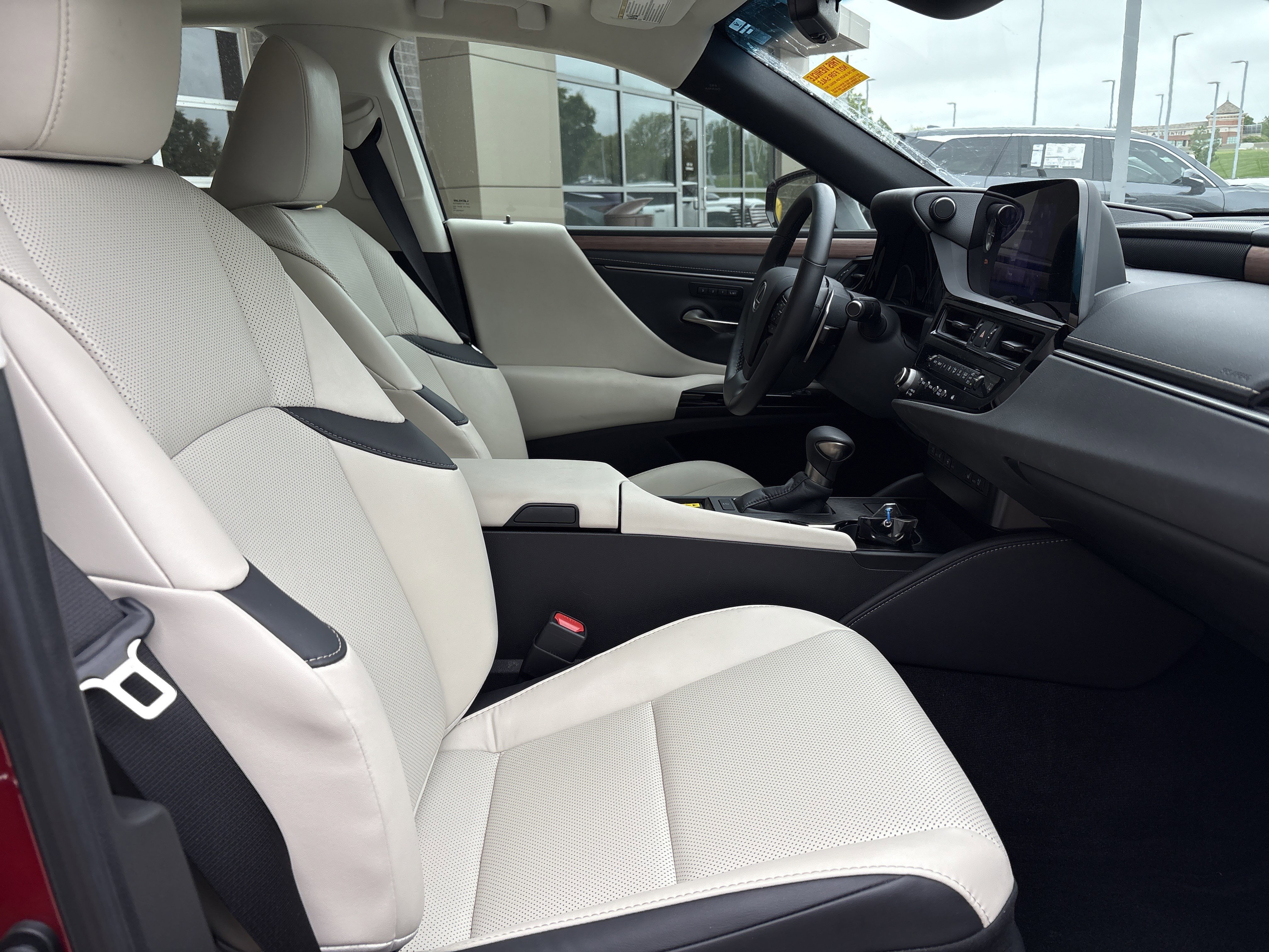 Used 2025 Lexus ES 350 w/ Premium Package FWD image 33