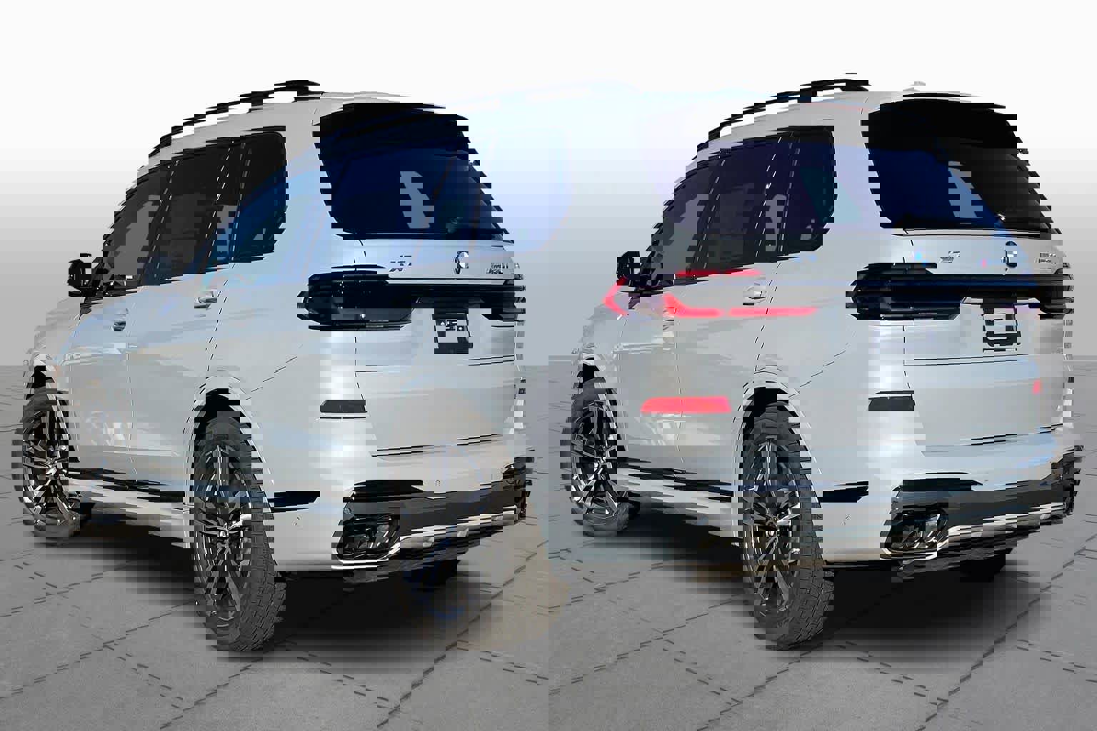 New 2026 BMW X7 M60i image 12