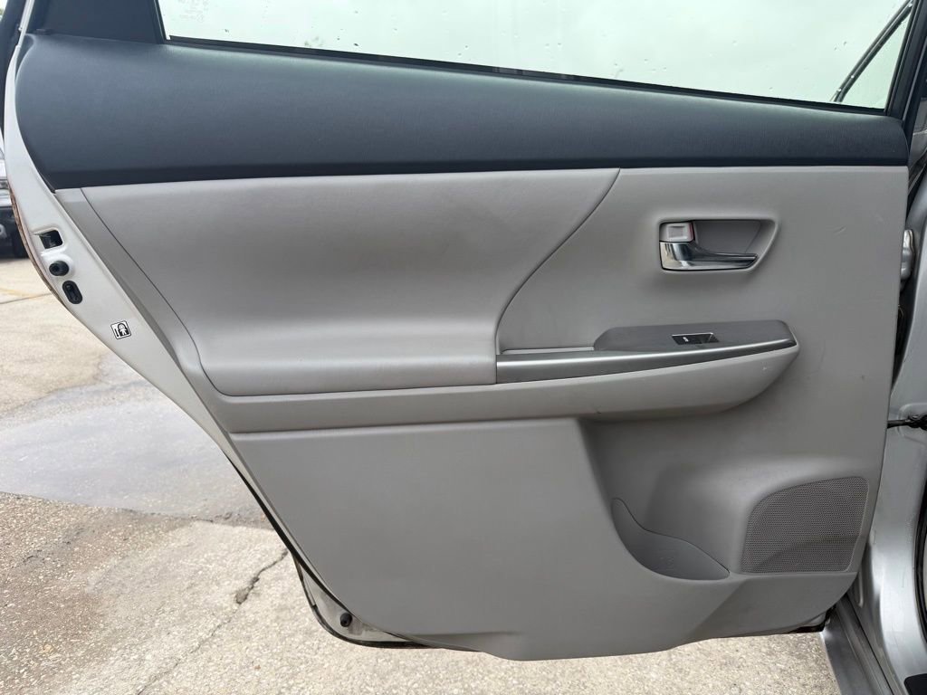 Used 2017 Toyota Prius V Four image 16