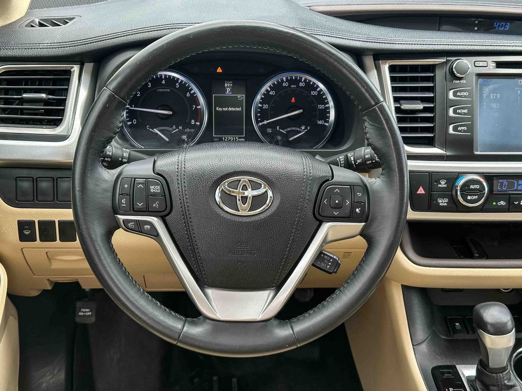 Used 2015 Toyota Highlander XLE FWD image 28