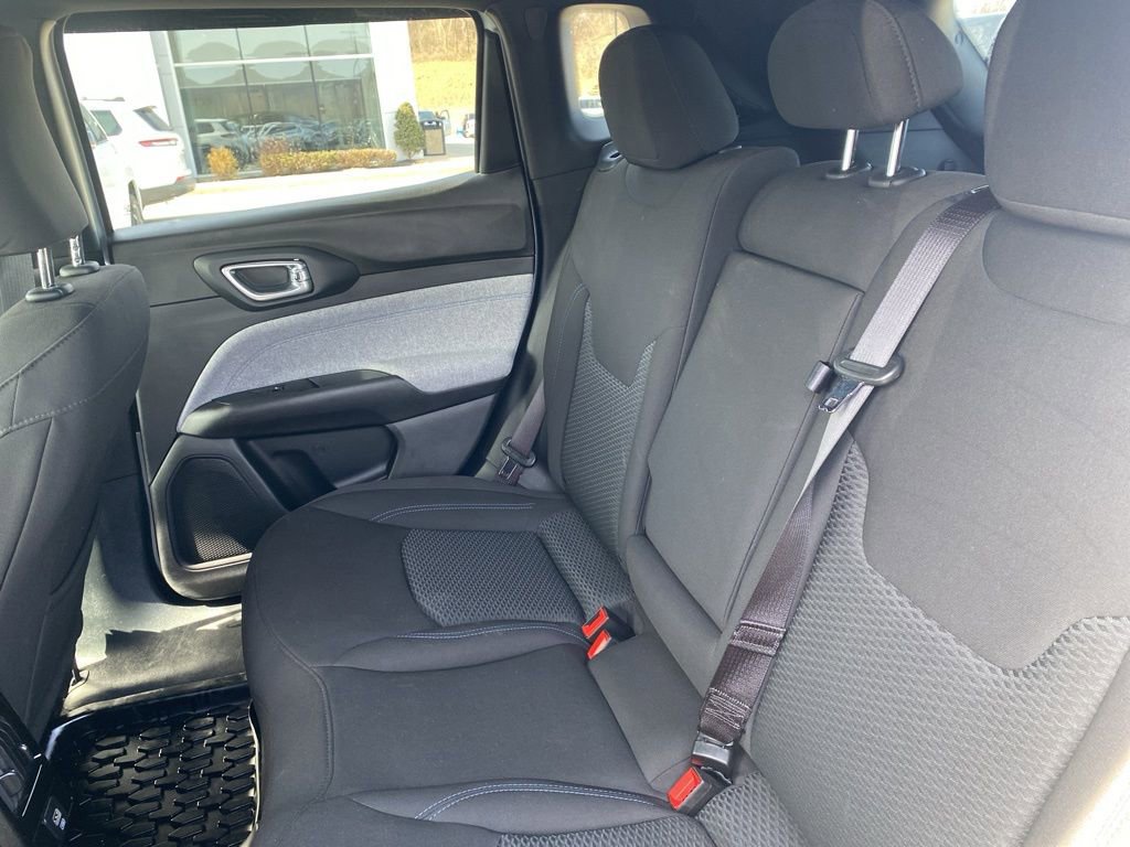 Certified 2024 Jeep Compass Sport image 16