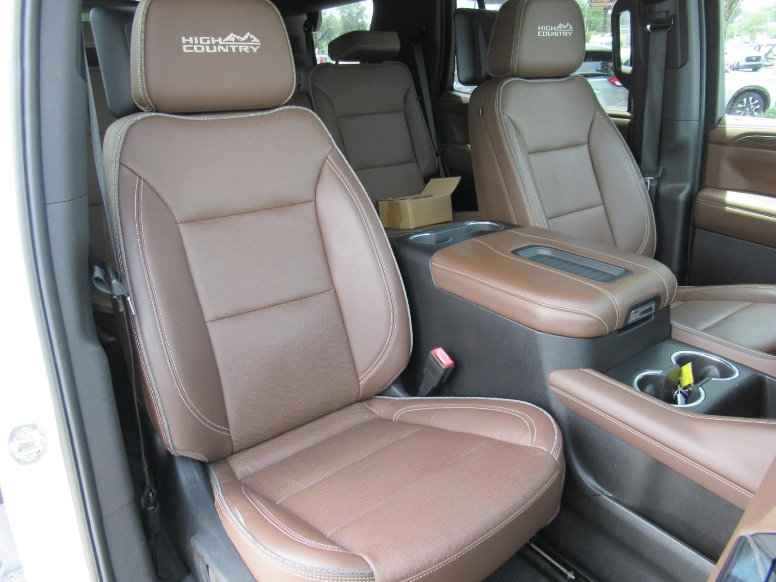 Used 2021 Chevrolet Tahoe High Country w/ Premium Package AWD/4WD image 9