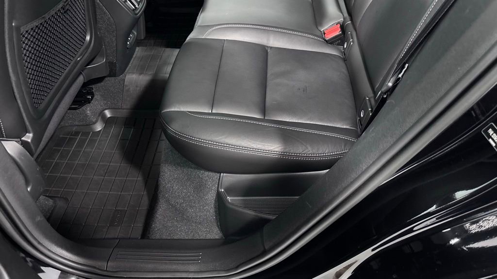 Certified 2023 Volvo XC40 B5 Plus w/ Protection Package Premier image 20