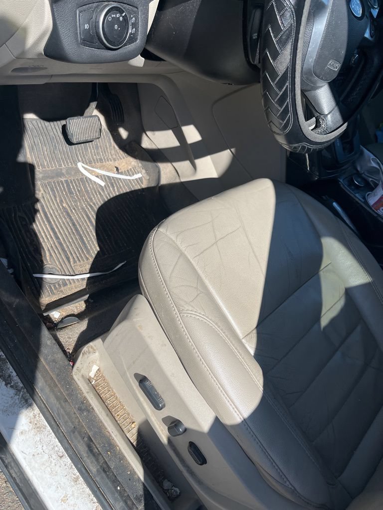 Used 2015 Ford Escape Titanium w/ Equipment Group 301A AWD/4WD image 5