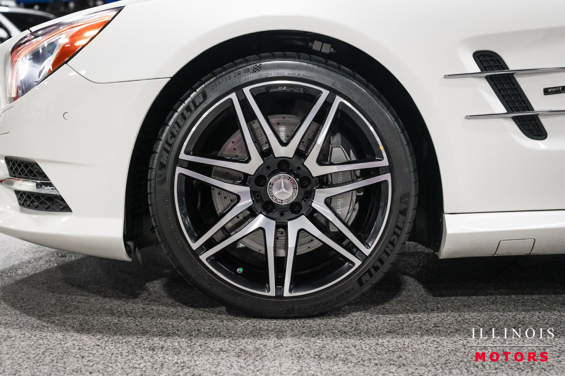 Used 2015 Mercedes-Benz SL 550 image 16