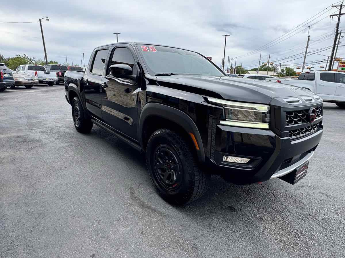 Used 2025 Nissan Frontier PRO-4X image 4