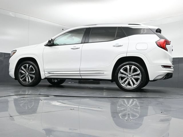 Used 2020 GMC Terrain Denali w/ Denali Premium Package AWD/4WD image 39