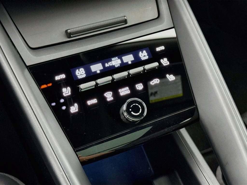 Certified 2025 Porsche Macan Electric RWD image 21
