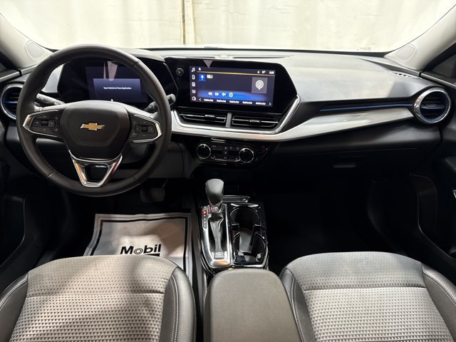 Used 2025 Chevrolet Trax LT w/ Driver Confidence Package FWD image 15