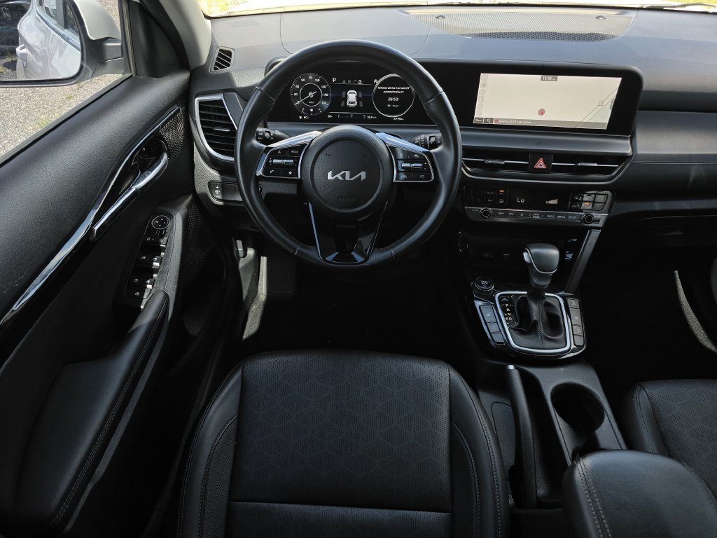 Used 2024 Kia Seltos EX AWD/4WD image 18