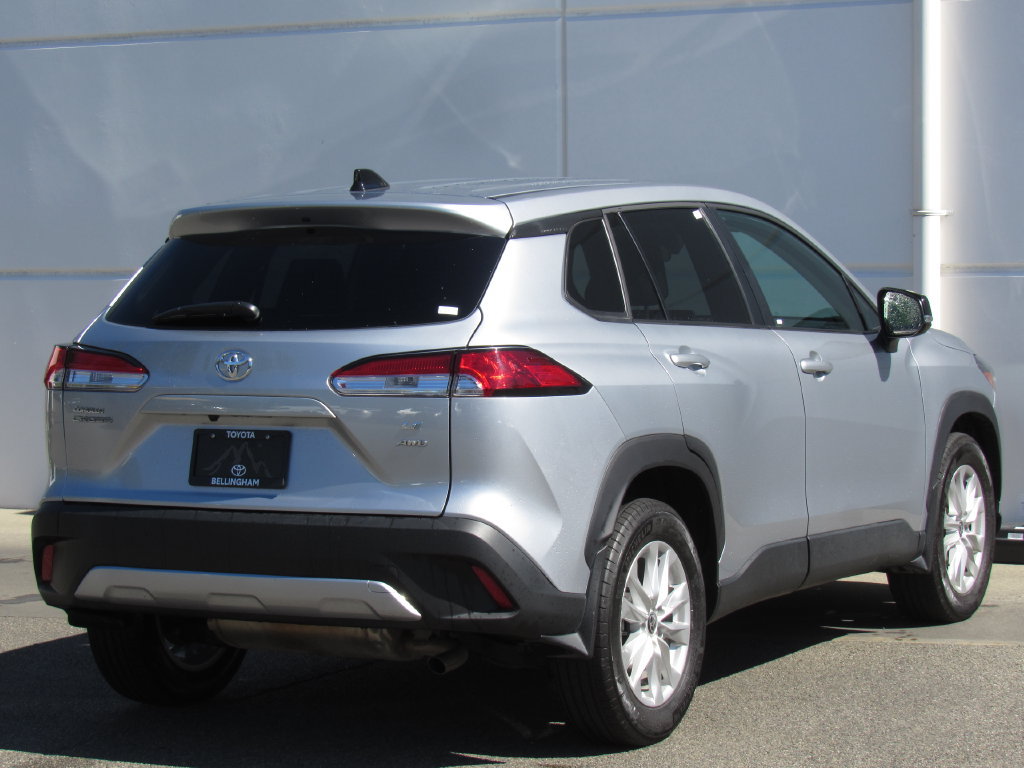 Used 2025 Toyota Corolla Cross LE AWD/4WD image 6