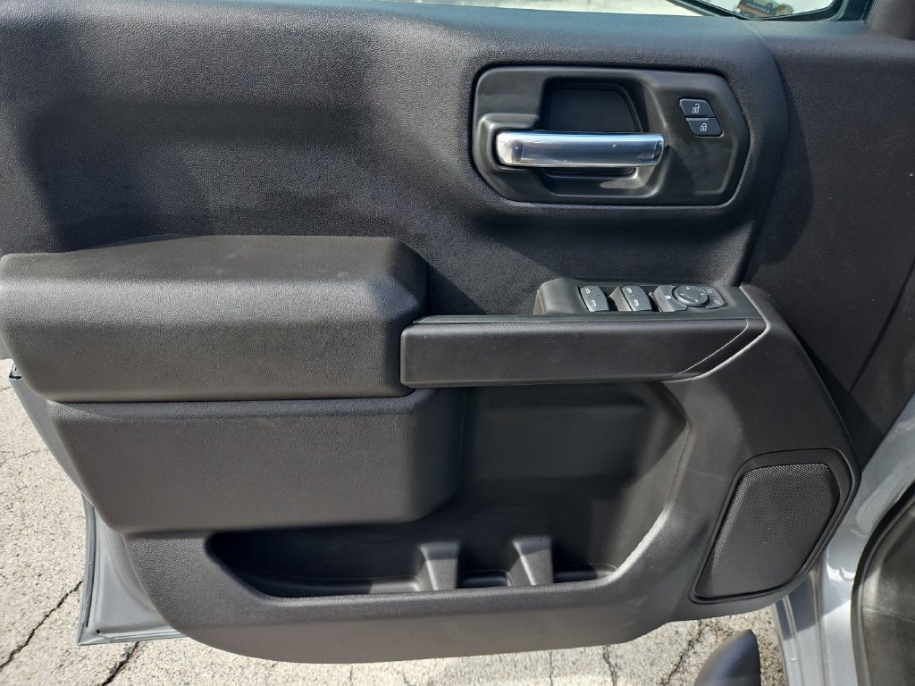 Used 2024 Chevrolet Silverado 1500 Custom w/ Turbomax Blackout Package RWD image 11