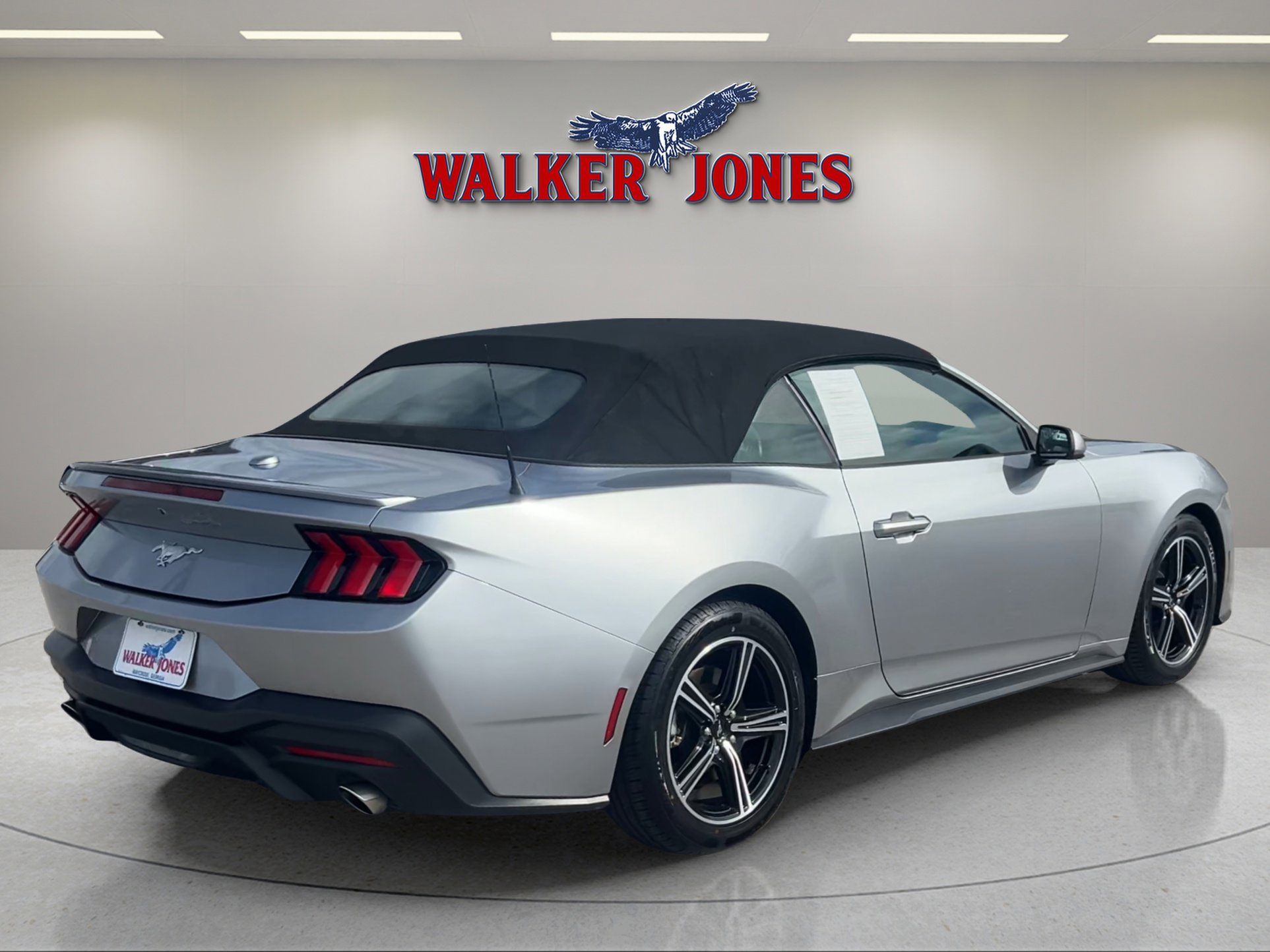 Used 2024 Ford Mustang Premium RWD image 3