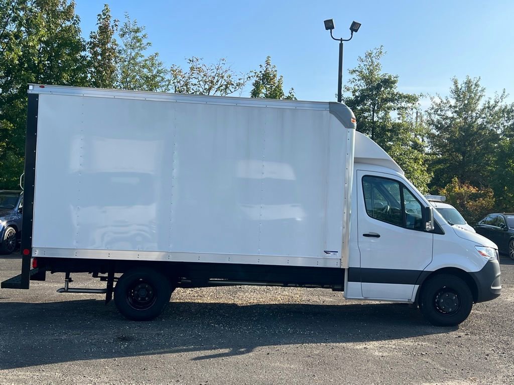 Used 2024 Mercedes-Benz Sprinter 4500 image 11