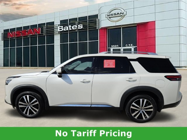 Used 2024 Nissan Pathfinder Platinum w/ Cargo Package FWD image 3