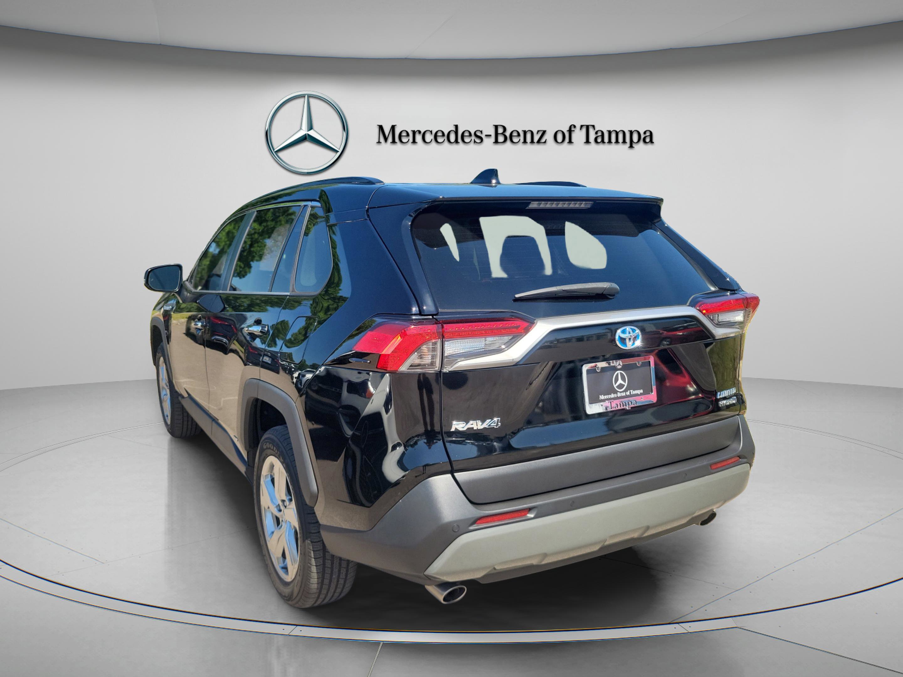 Used 2020 Toyota RAV4 Limited w/ Limited Grade Weather Package AWD/4WD image 2