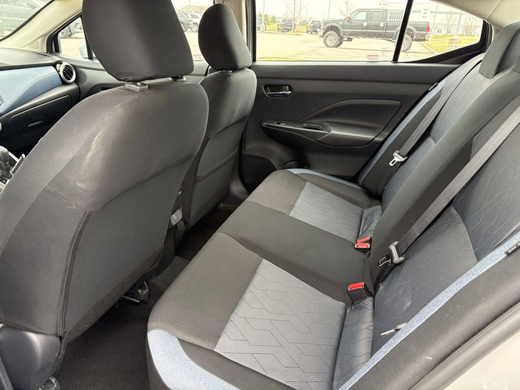 Used 2025 Nissan Versa SV image 9