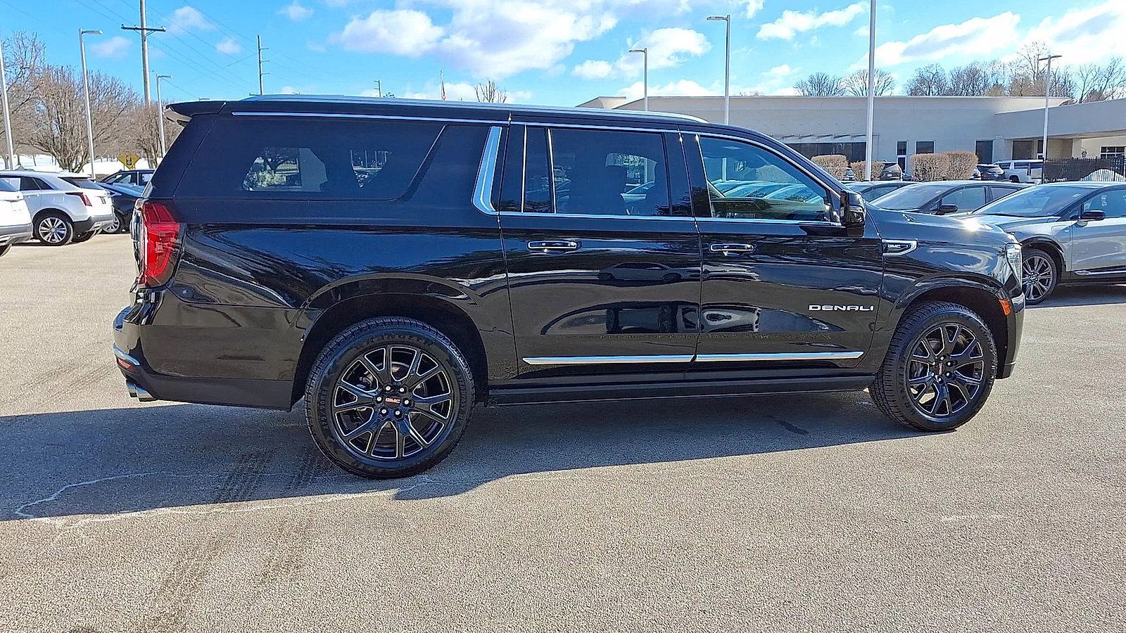 Certified 2023 GMC Yukon XL Denali image 9