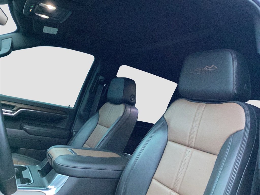 Used 2024 Chevrolet Silverado 3500 High Country w/ Technology Package image 32