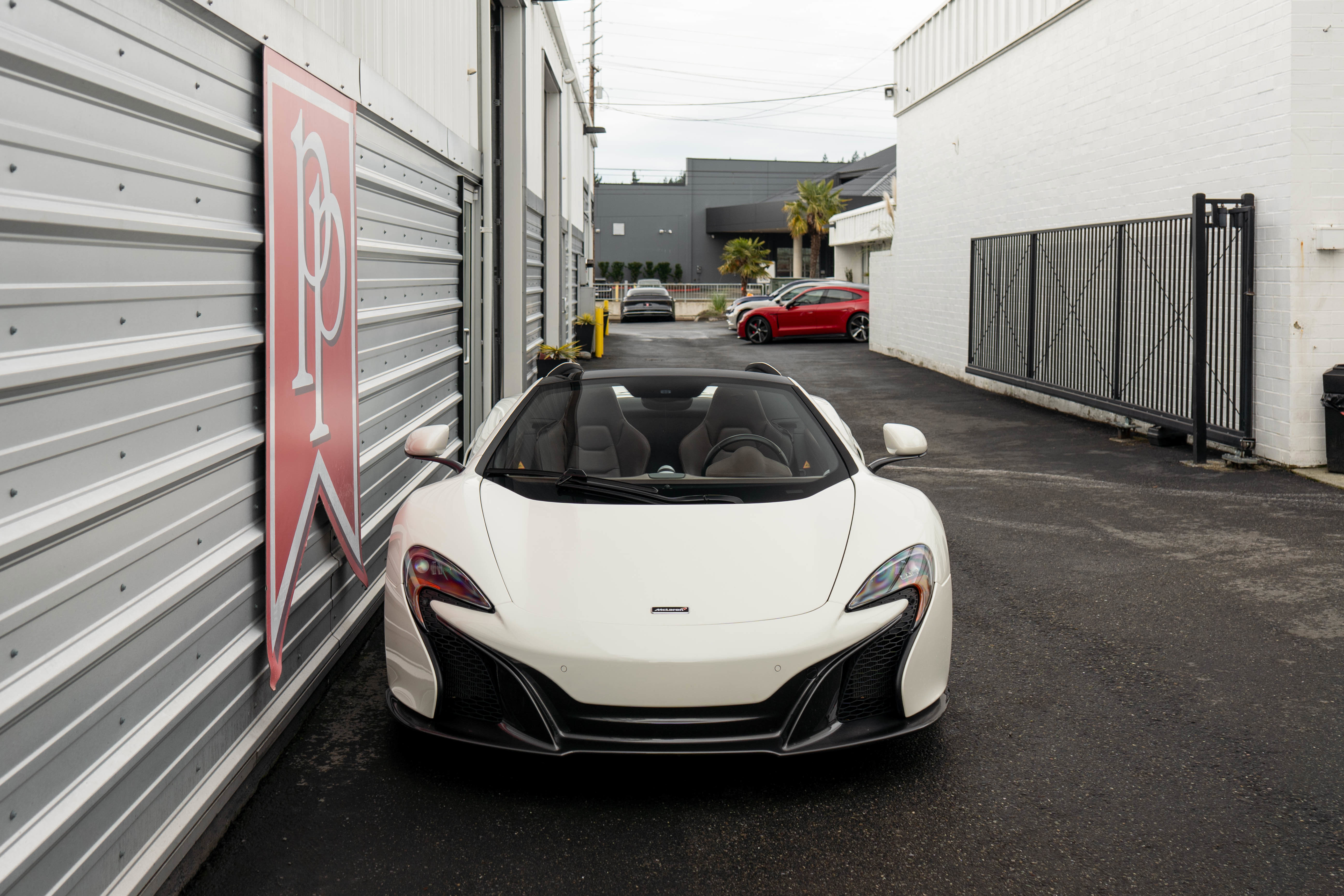 Used 2015 McLaren 650S Spider image 31