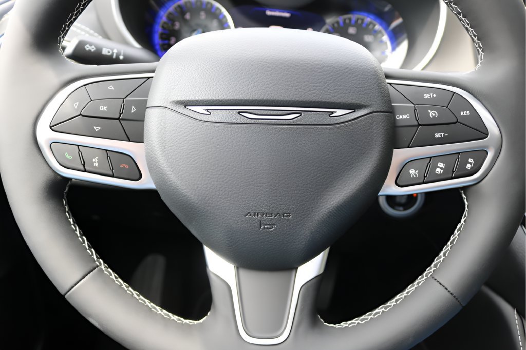 New 2027 Chrysler Pacifica Limited FWD image 24