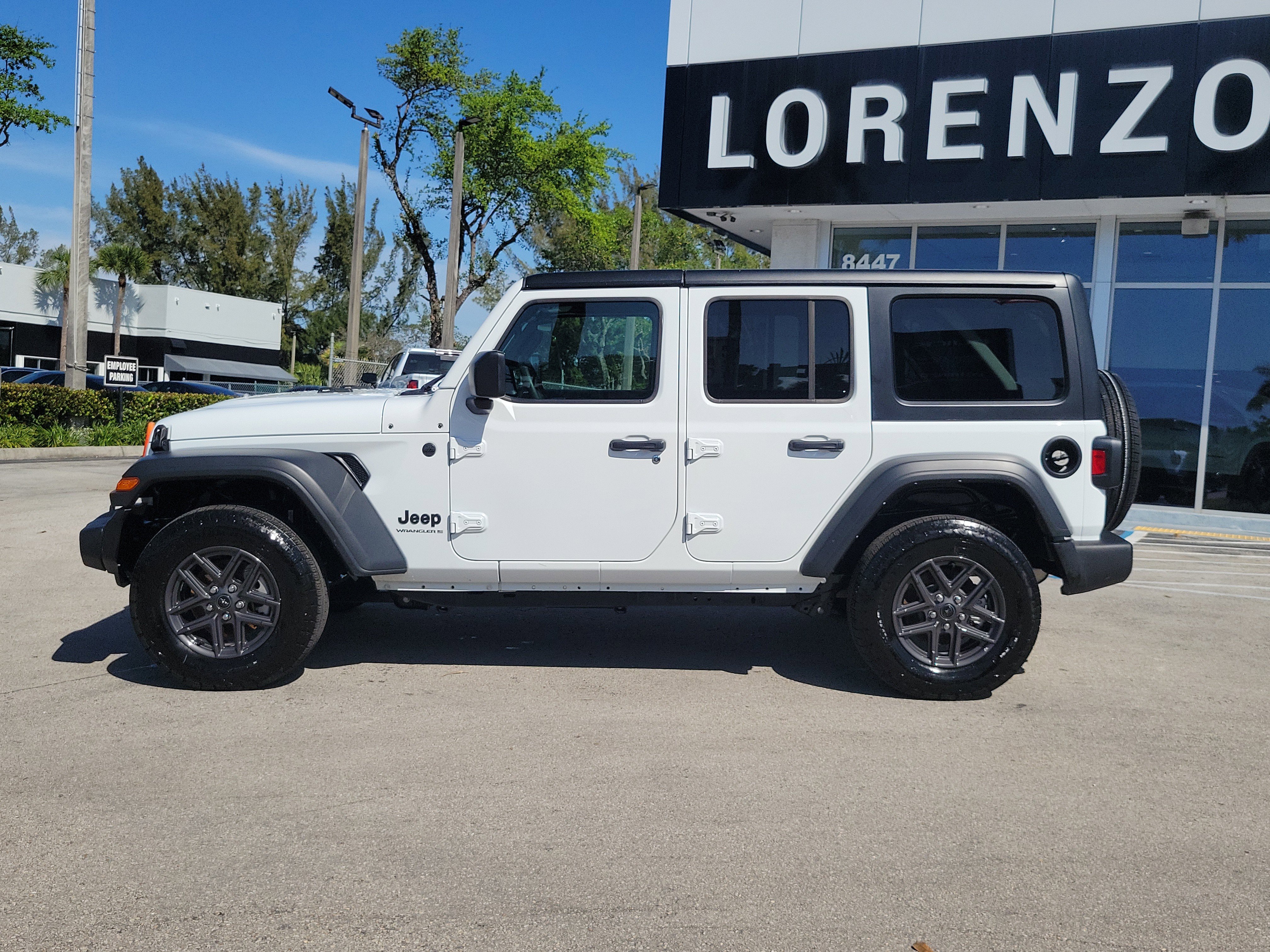 Used 2025 Jeep Wrangler Sport image 8