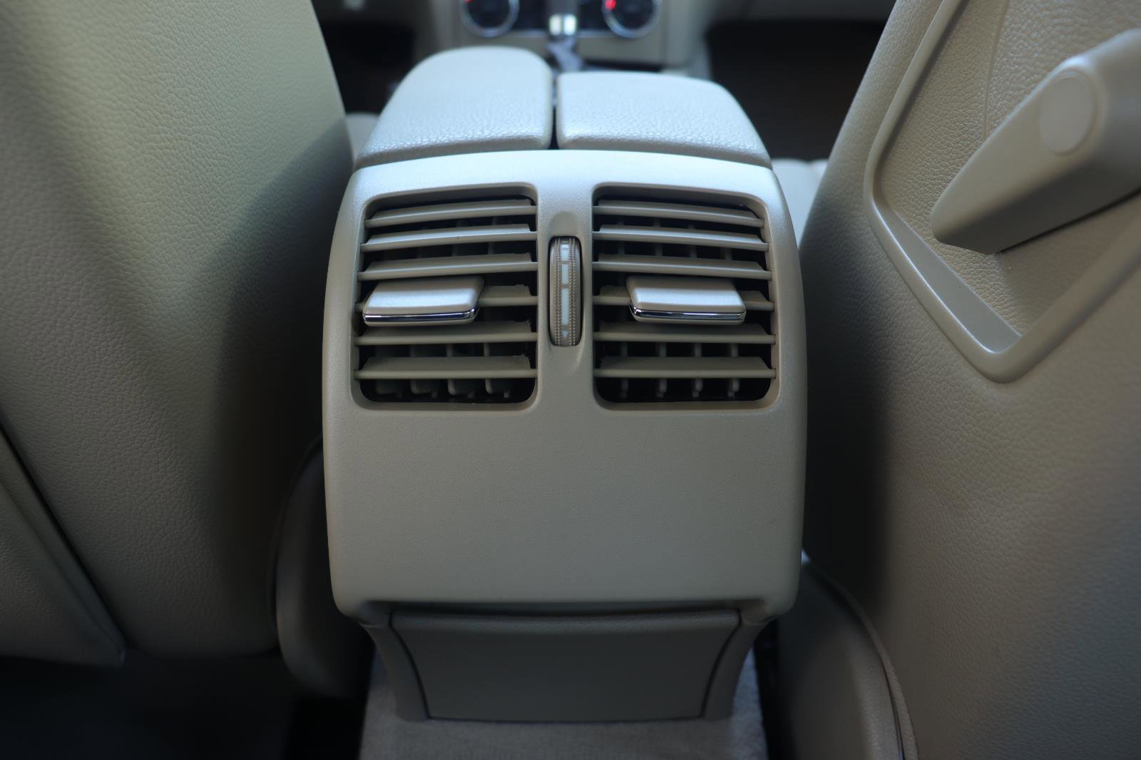 Used 2013 Mercedes-Benz C 250 Luxury image 19