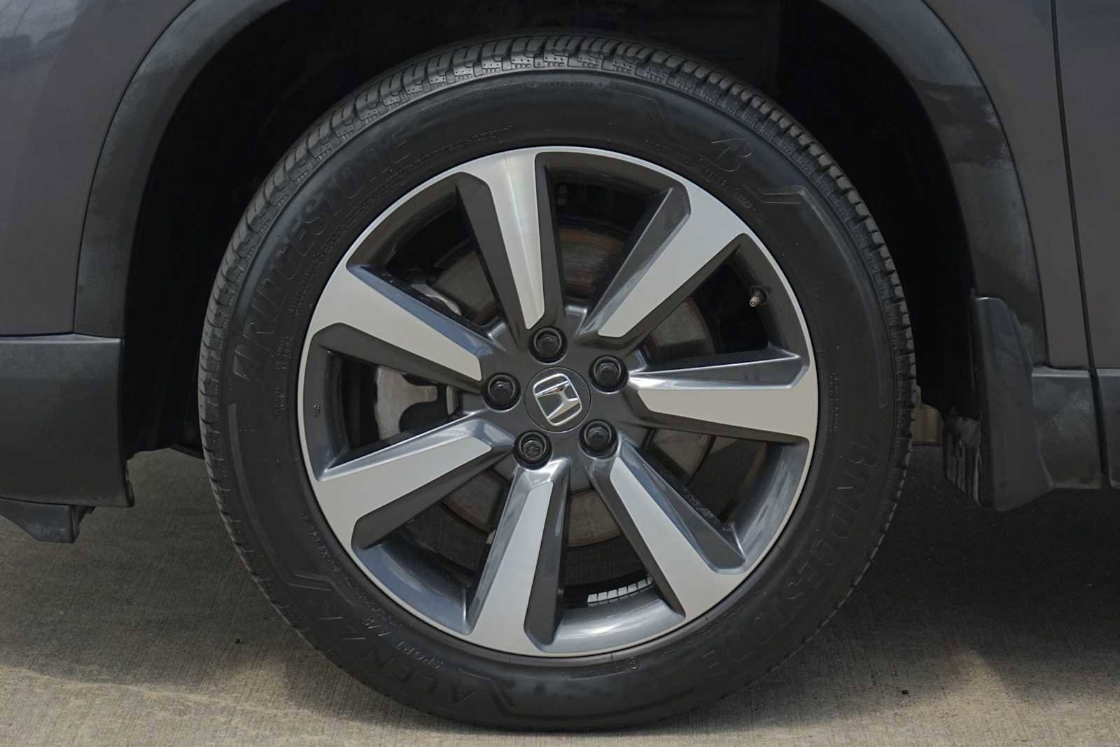 Certified 2023 Honda Pilot Touring image 7