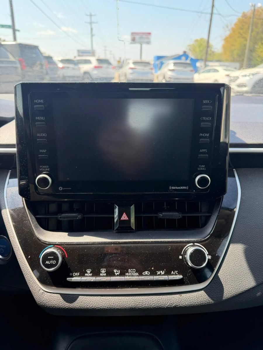 Used 2022 Toyota Corolla LE FWD image 14