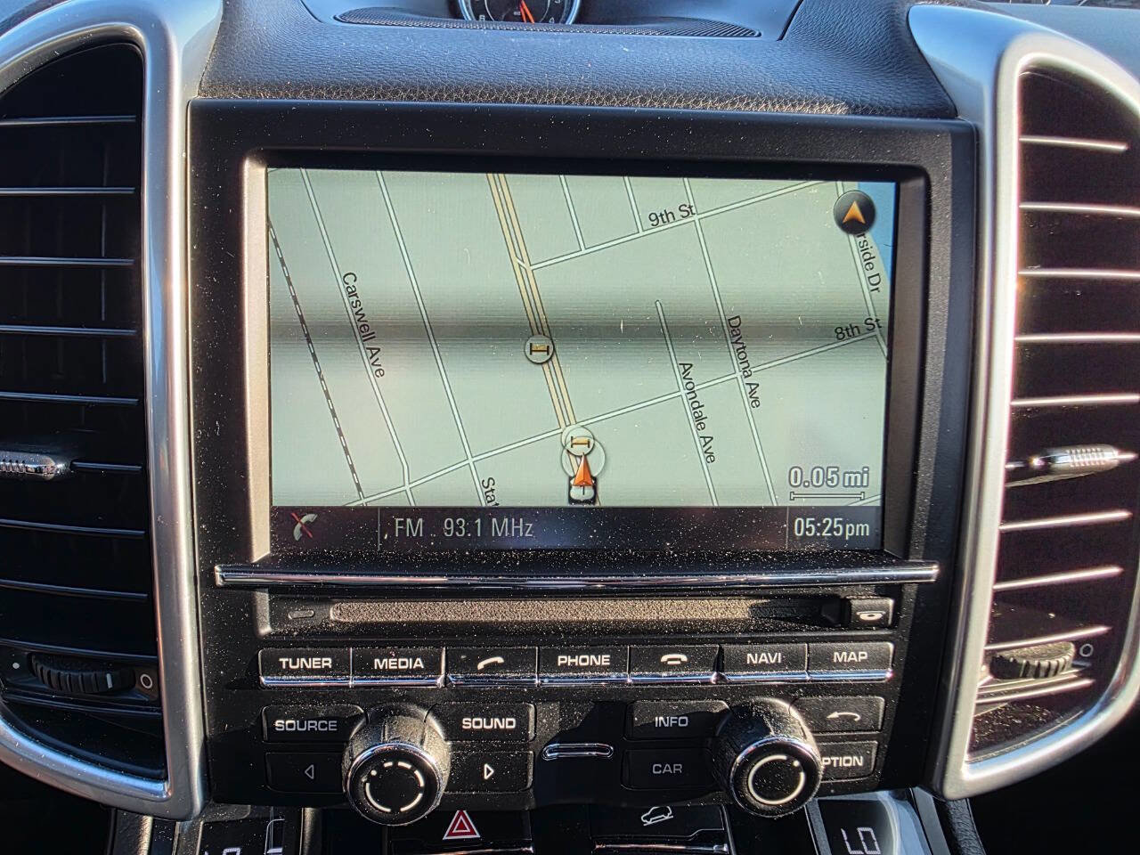 Used 2016 Porsche Cayenne AWD/4WD image 15